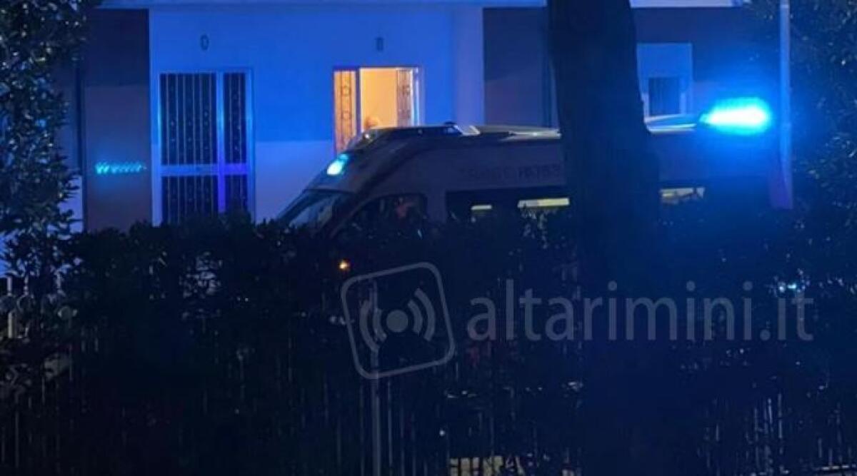 Savignano, accoltellata sotto casa per una rapina, ferita nota speaker radiofonica -