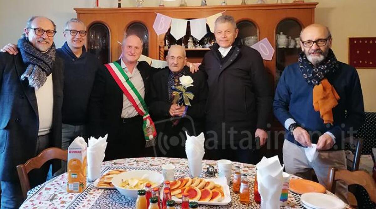 Novafeltria: Santi compie 100 anni, festa per il postino pi&ugrave; anziano del riminese - 