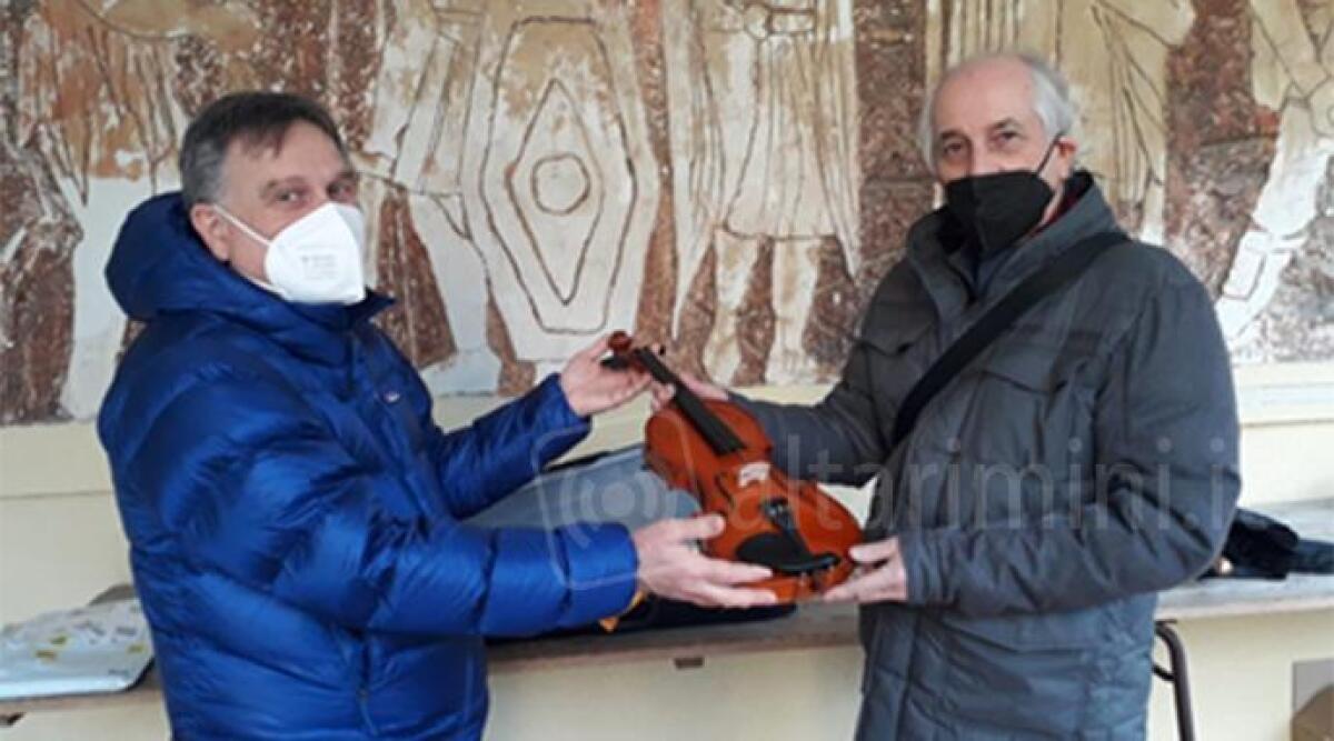 Donato violino alla scuola media di Novafeltria - 