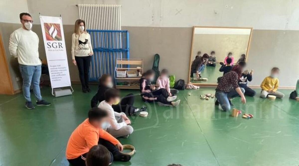 Musicoterapia per gli alunni, nelle scuole di Cattolica il progetto 'Ponti sonori' -