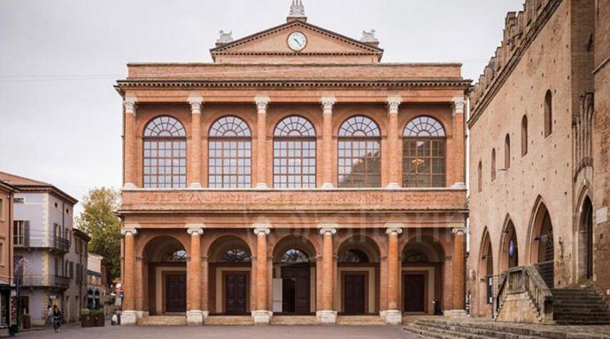 L'aperitivo o la cena al teatro Galli, successo per la speciale iniziativa - Teatro Galli