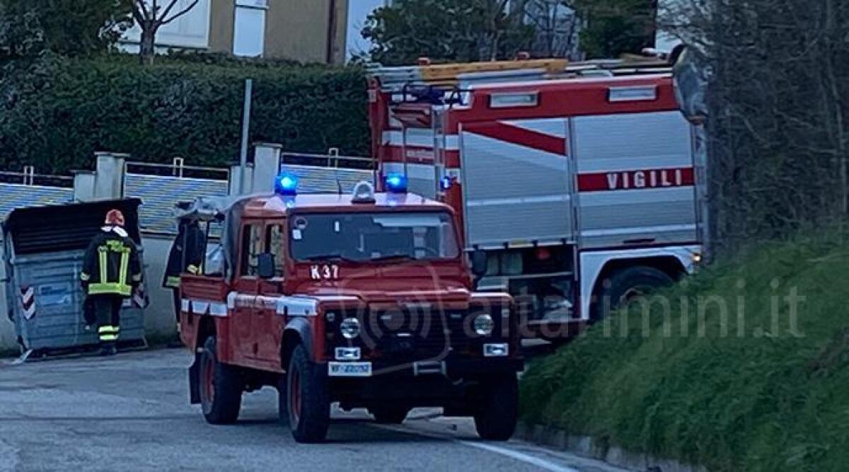 Cassonetto in fiamme a Novafeltria - 