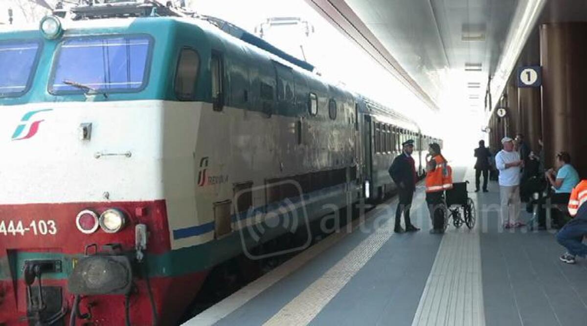 Officine a rischio, sindacati: "La manutenzione dei treni resti a Rimini" - 