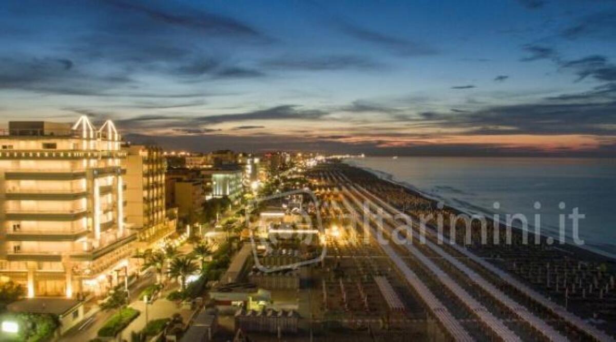 Riccione, spazi esterni pubblici concessi gratis anche agli albergatori -