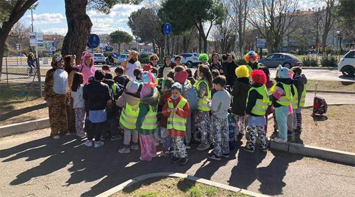 A Riccione il pedibus della Scuola Riccione Paese diventa in maschera - 