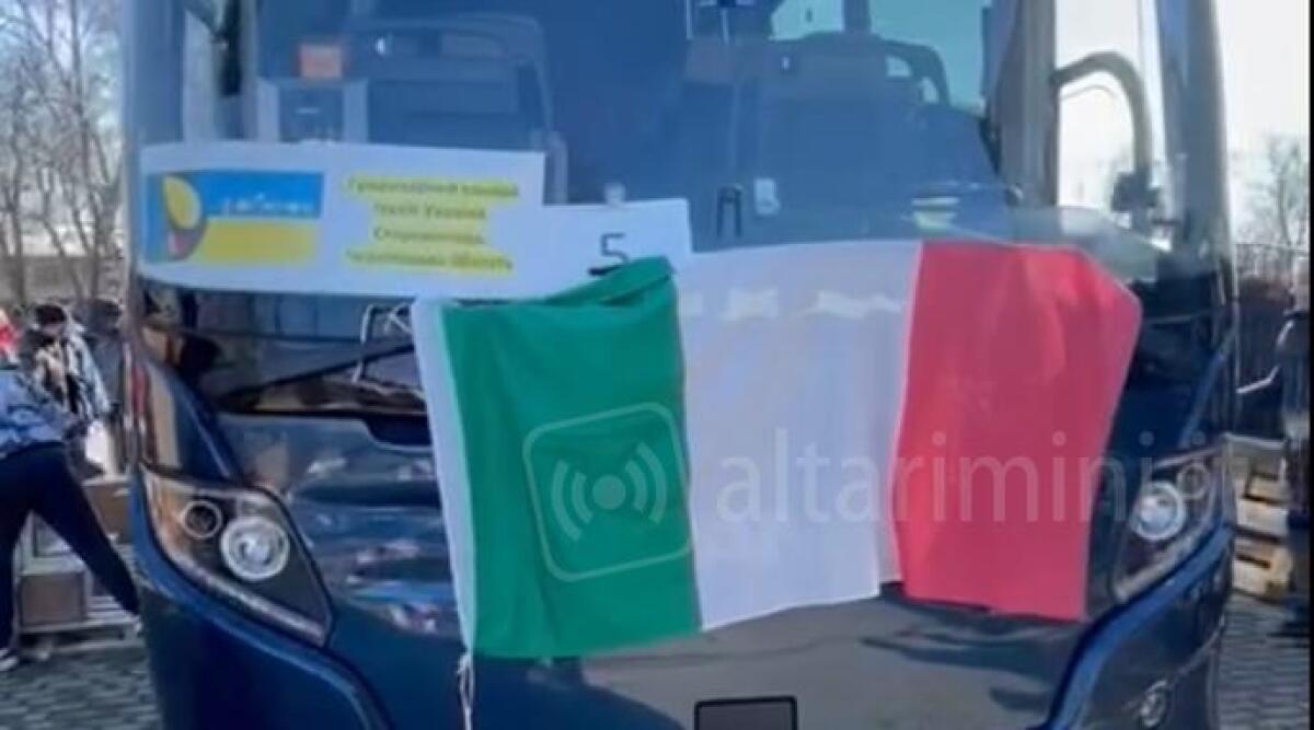 Una carovana umanitaria di dieci bus da Rimini verso l'Ucraina. La segnalazione - 