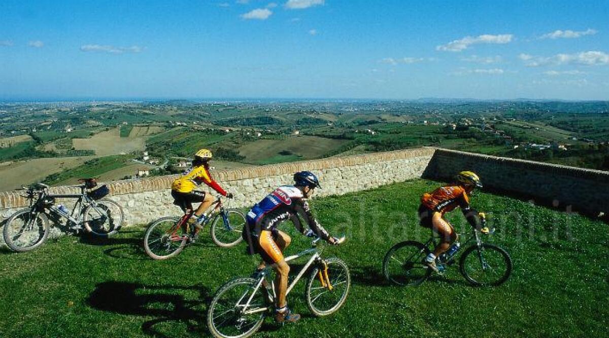 Rimini: scoprire la Romagna pedalando tra rocche e borghi. Prosegue l'attivit&agrave; di promozione - 