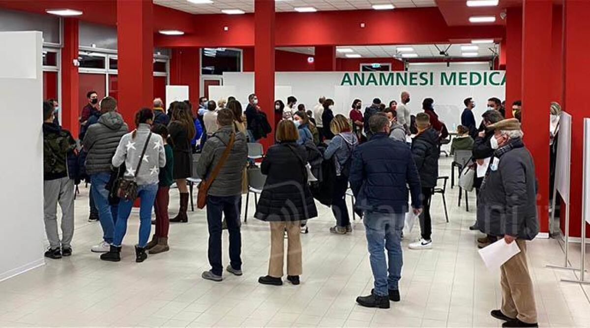 Vaccini anti-Covid, le variazioni delle sedi di Riccione e Rimini - 