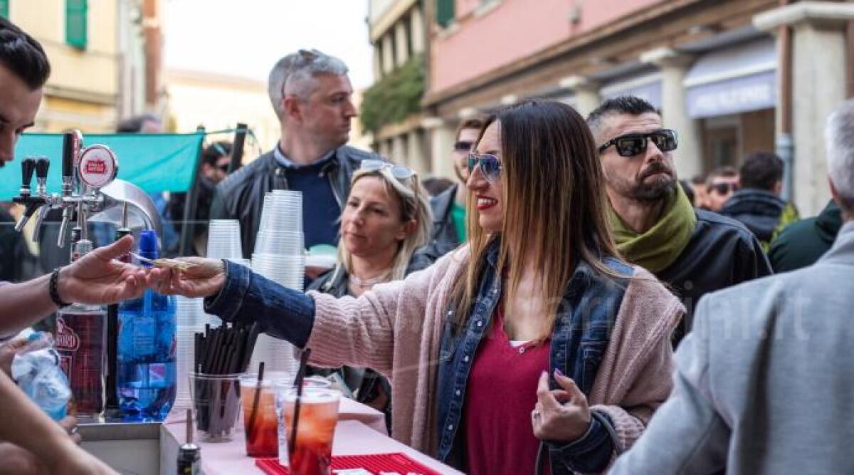 Aperitivi con Dj-Set, Santarcangelo si trasforma in un grande locale a cielo -