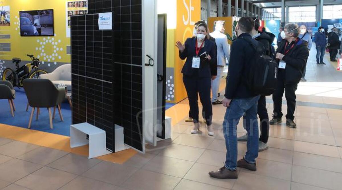 A Rimini la fiera del fotovoltaico: "Puntare su energie rinnovabili per vincere dipendenza dal gas" - 