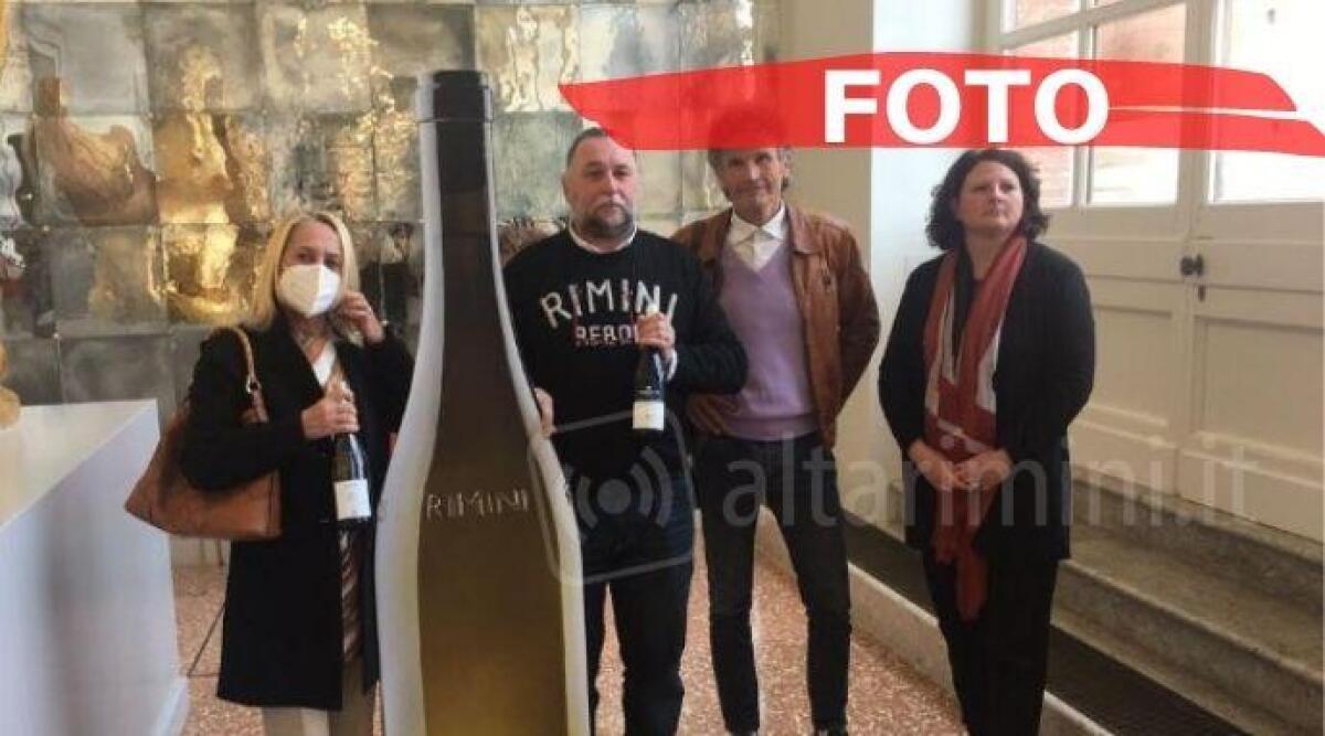 Presentata la bottiglia "Rimini": 16 produttori per un vino simbolo della città -