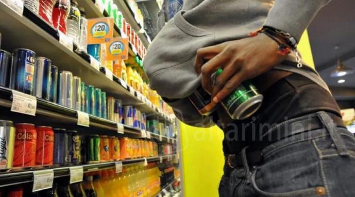 Furto da 12 euro al supermercato, condannato a un anno e 5 mesi - 