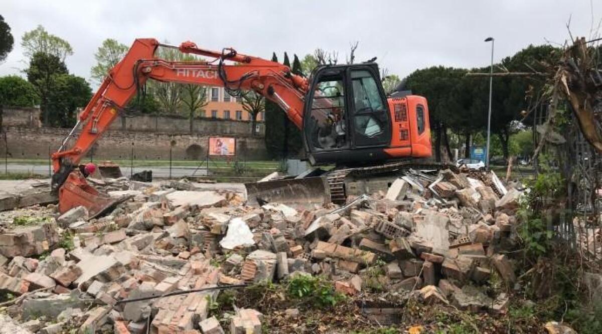 Nuovi parcheggi: Area Fox Petroli, cantieri in azione. Le modifiche alla viabilit&agrave; - 