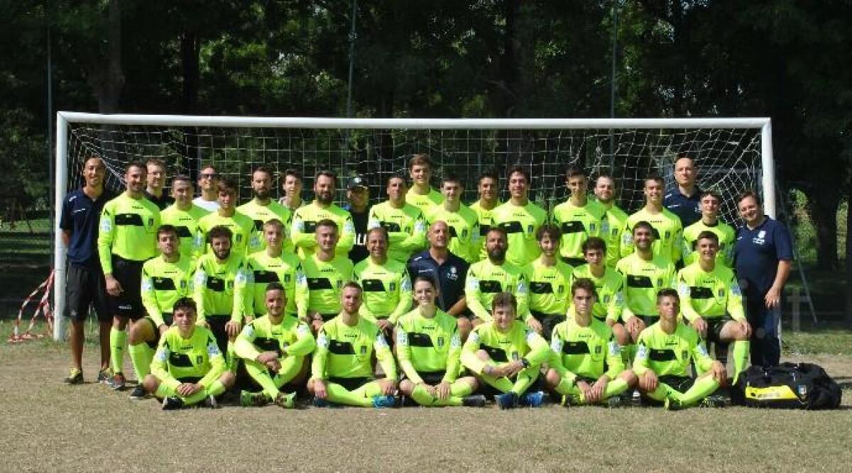 Arbitri anche se calciatori: il doppio tesseramento e le novit&agrave; del Corso Aia Rimini - 