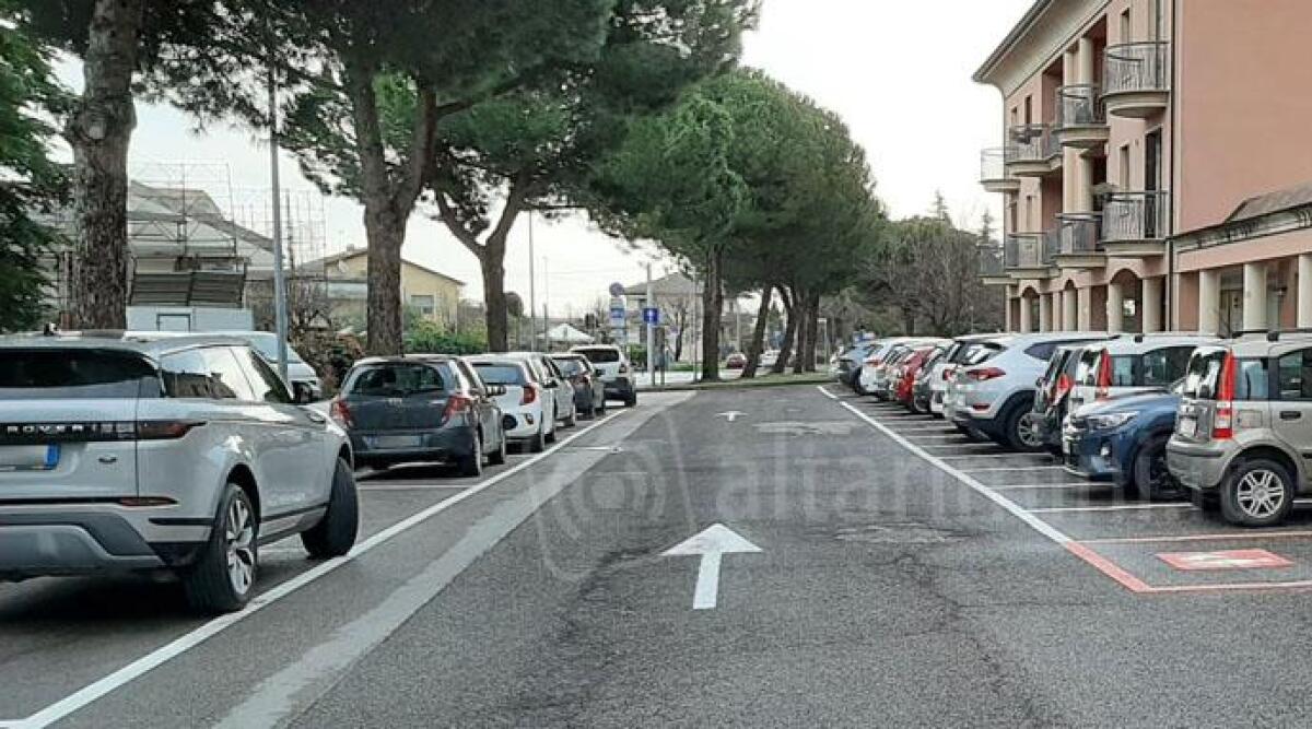 Santarcangelo, pi&ugrave; stalli di sosta nelle vie San Marino e Orsini - 