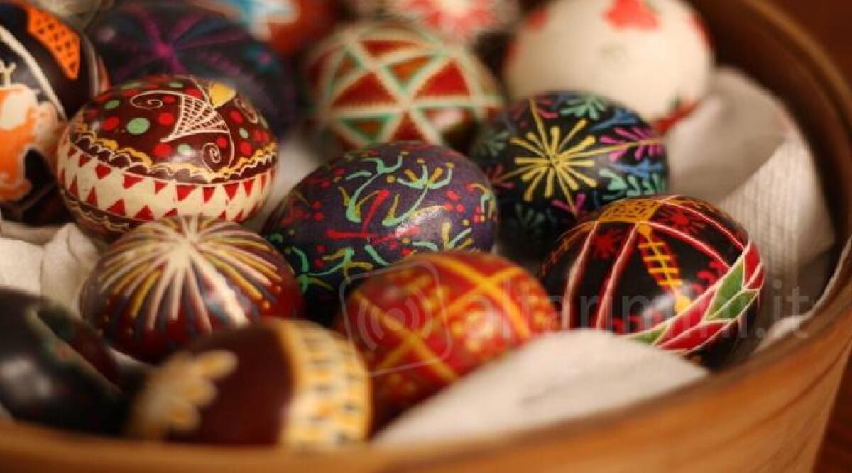 Pasqua al centro &lsquo;Mir: Rimini per l&rsquo;Ucraina&rsquo;: tante uova e colombe alle famiglie ucraine - 