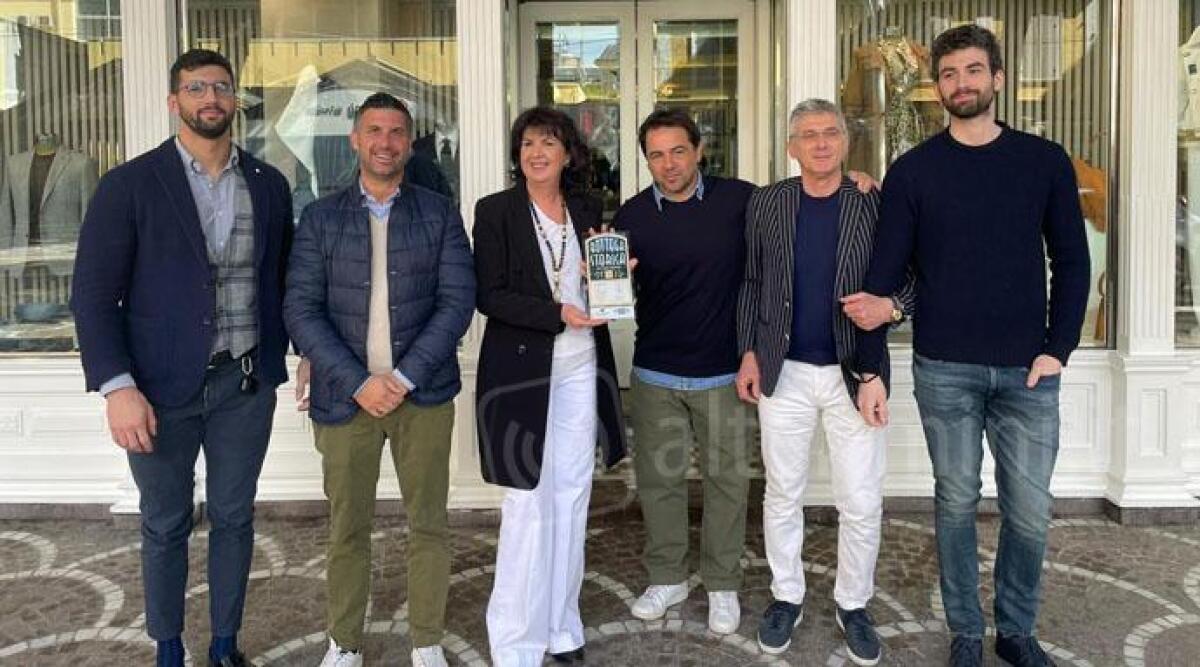 Boutique Ferretti: lustro del commercio cattolichino dal 1949, è bottega storica -
