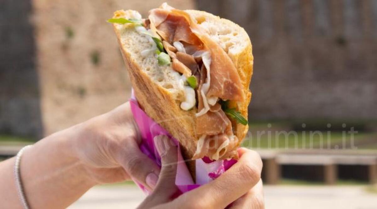 Rimini, apre il nuovo Chiosco in centro: insegna e concept targati Rinaldini - 