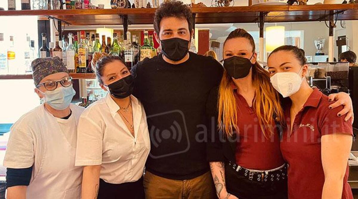 Lascia il ristorante per sposarsi: la dipendente diventa titolare e riapre. La sfida di Barbara -