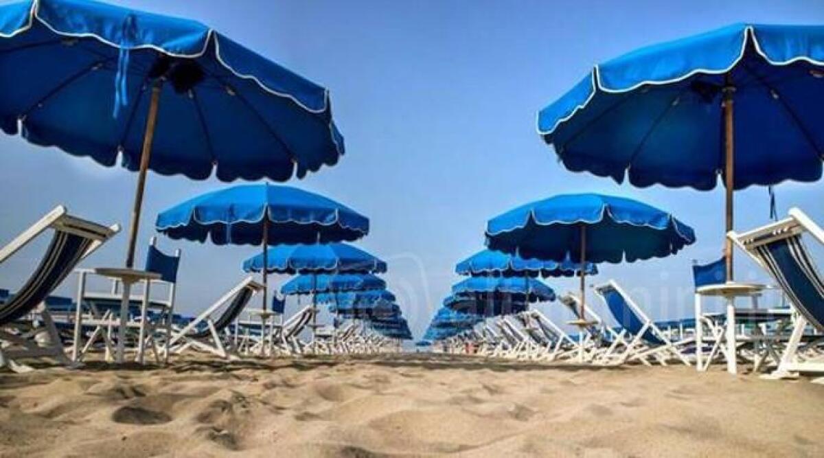 Ordinanza balneare a Cattolica: no vetro e plastica, si al delivery all'ombrellone -
