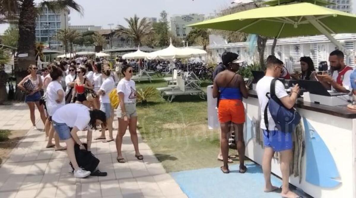 Caldo estivo, spiagge prese d'assalto. Pagliarani (Bagno 26): "La bolla africana ci fa felici" -