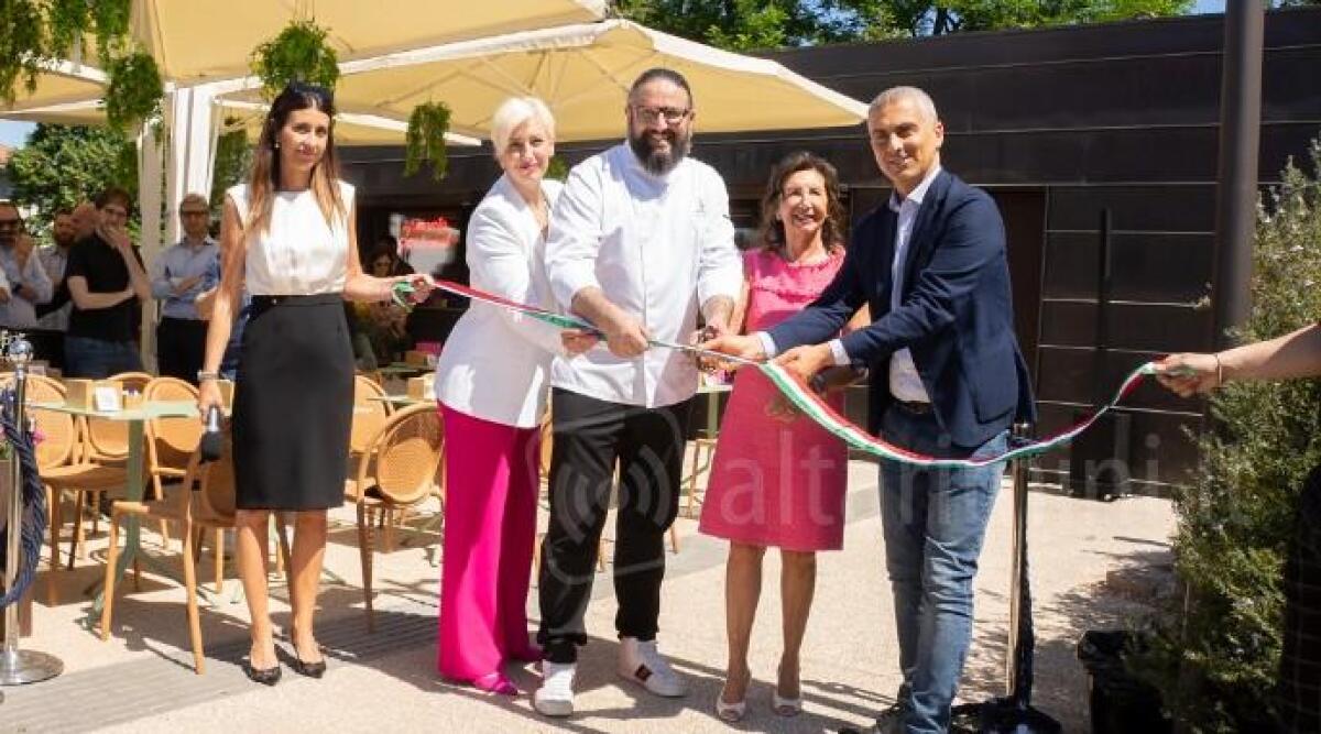 Rinaldini in centro: ci siamo, inaugurato il nuovo chiosco -