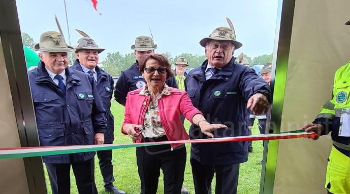 Adunata Nazionale alpini, Soroptimist dona una tensostruttura per iniziative di soccorso per le emergenze - 