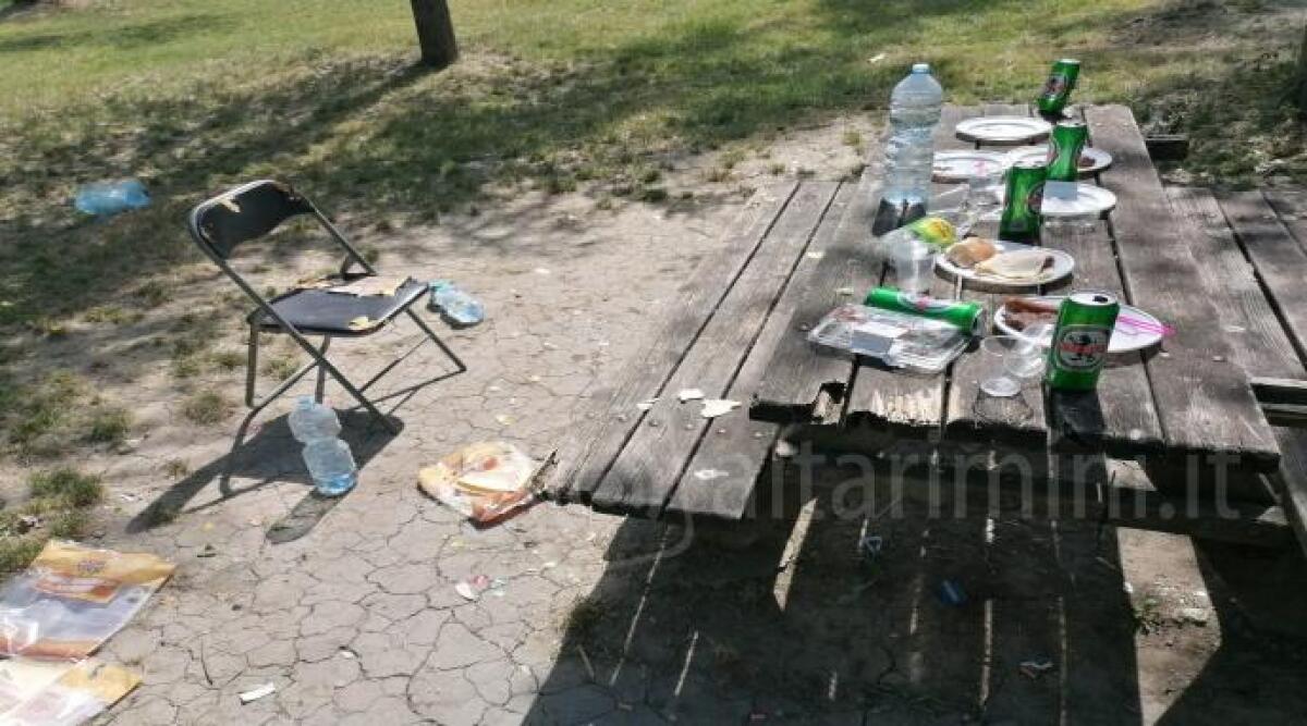 Pic nic e barbecue al parco del Marano: rifiuti abbandonati. La segnalazione - 