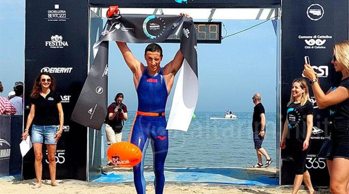 Oceanman a Cattolica, Alessandro Gadani vince la 10 km -