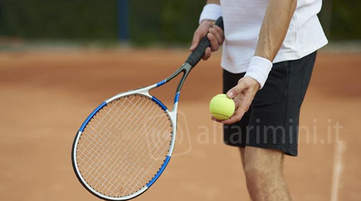 In malattia gioca a tennis: poliziotto assolto per truffa, condannato per certificati falsi - 