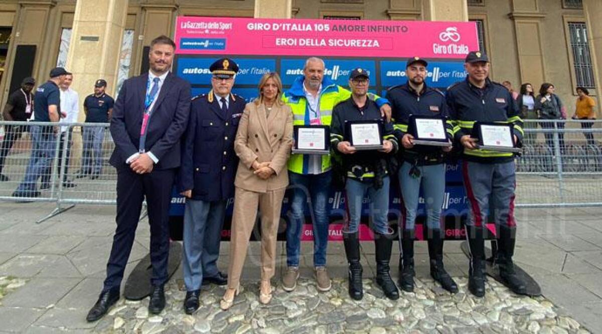 Salvarono la vita ad aspirante suicida in autostrada, premiati i poliziotti eroi -