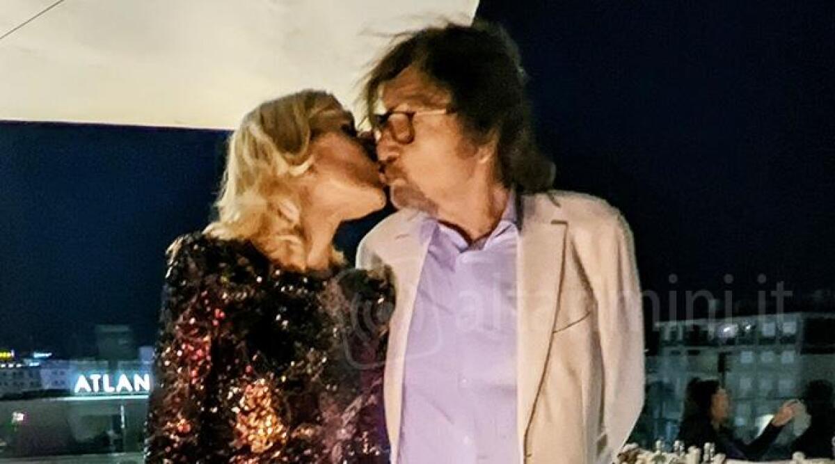Cecchetto e Mapi, una grande storia d&rsquo;amore: 30 anni di matrimonio all'insegna della solidariet&agrave; - 
