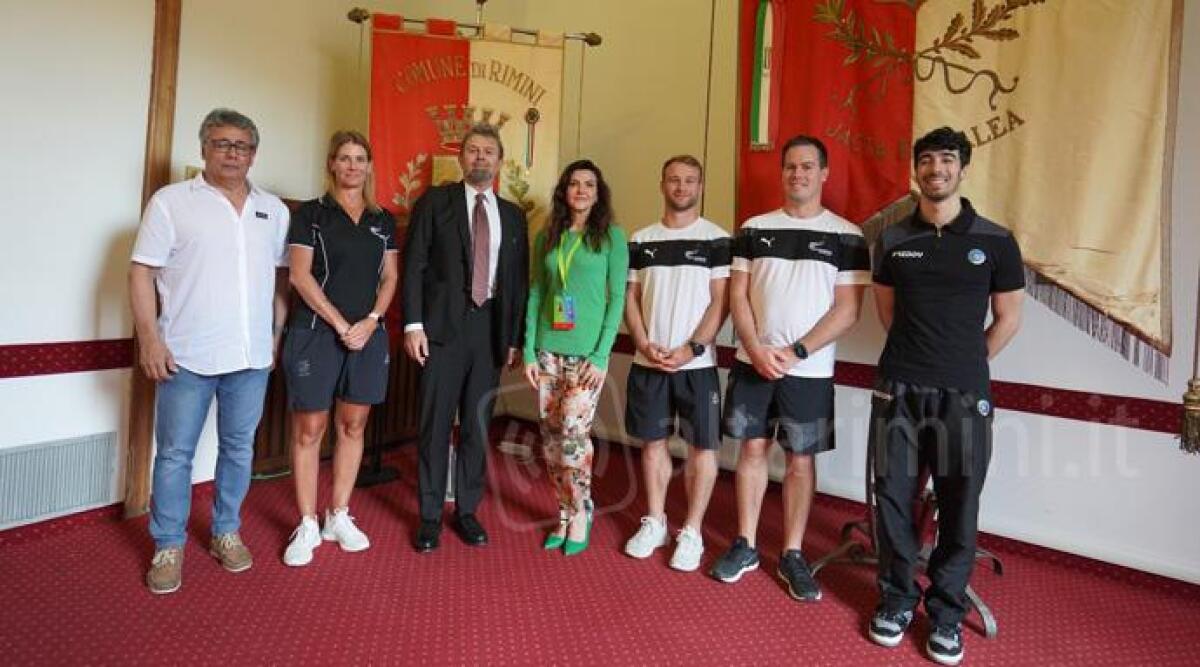 Rimini, gli atleti del trampolino elastico ricevuti in comune dall'assessore Maresi - 