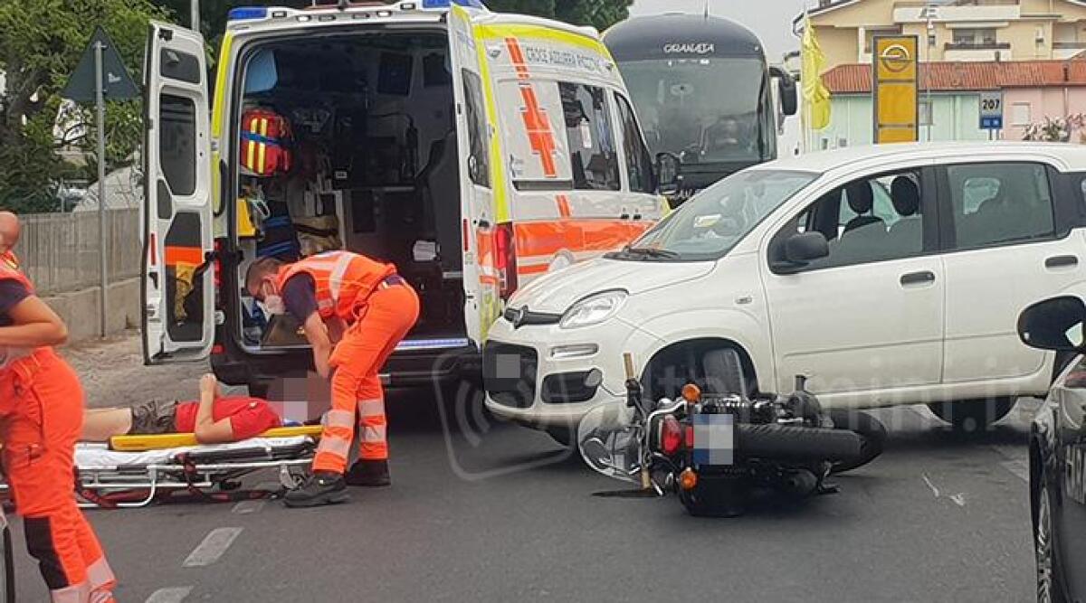 Scontro auto moto a Rimini, code lungo la statale 16 -