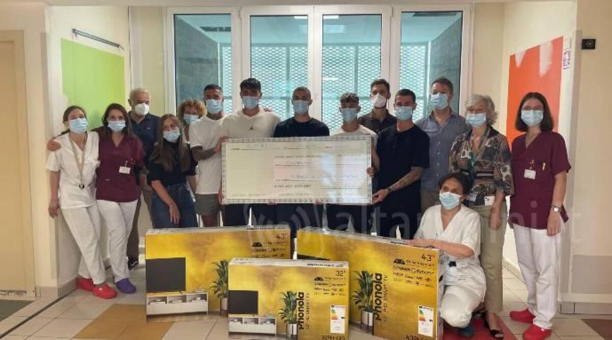 Il Rimini Calcio in visita al reparto di Neuropsichiatria Infantile dell&rsquo;Ospedale di Rimini - 