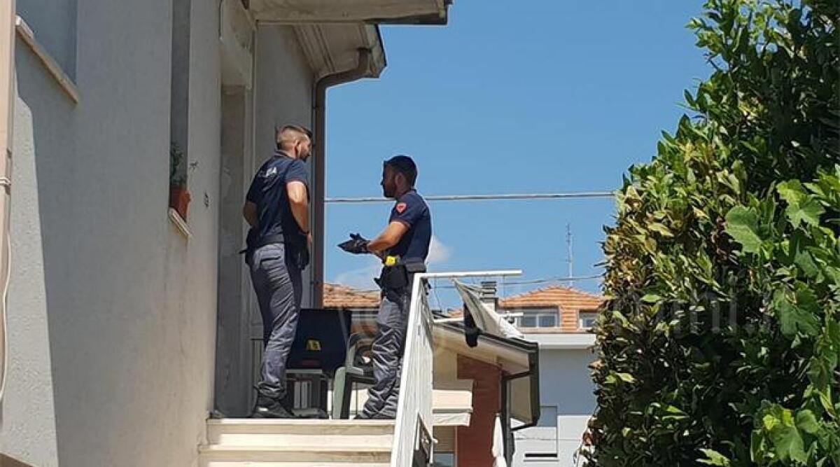 Nuovo femminicidio, Rimini sotto shock. Il sindaco: 'La pandemia ha corroso i rapporti' - I rilievi della Polizia