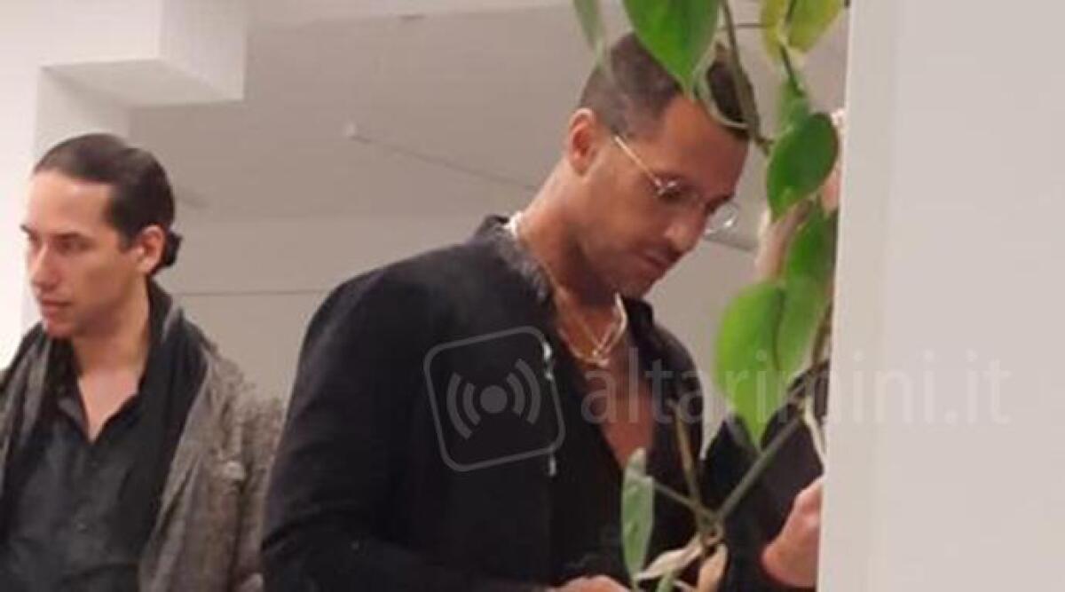 Fabrizio Corona paparazzato a Bellaria Igea Marina - 