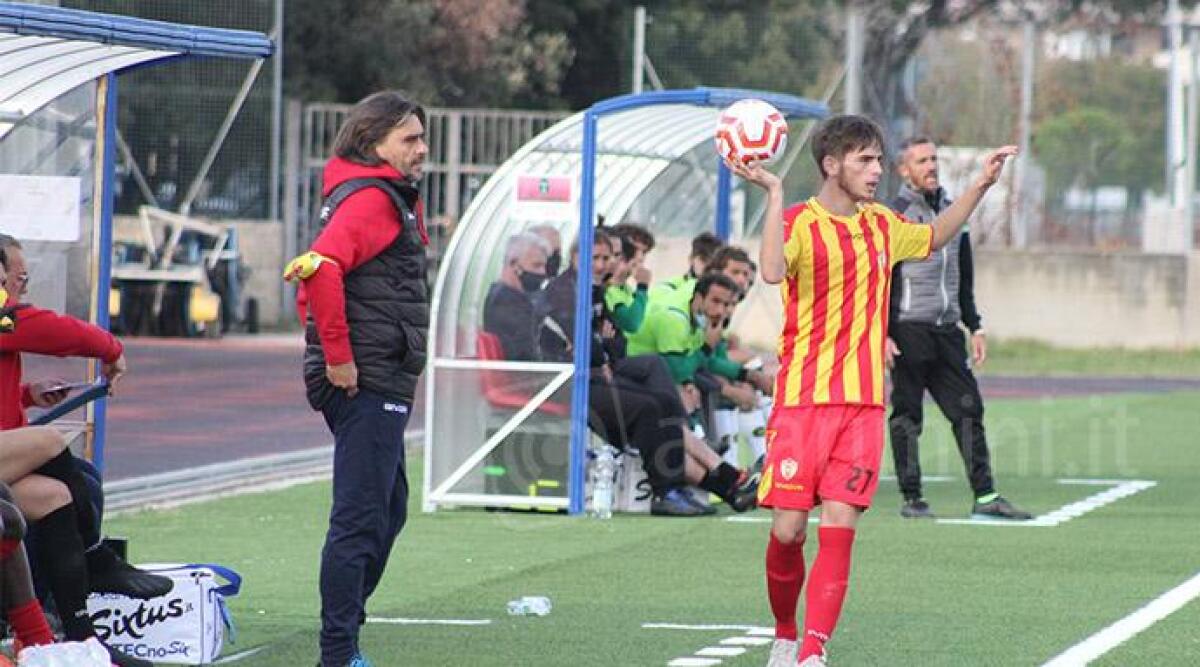 Calcio Promozione, Simone Lilli nuovo tecnico del K Sport Montecchio - 