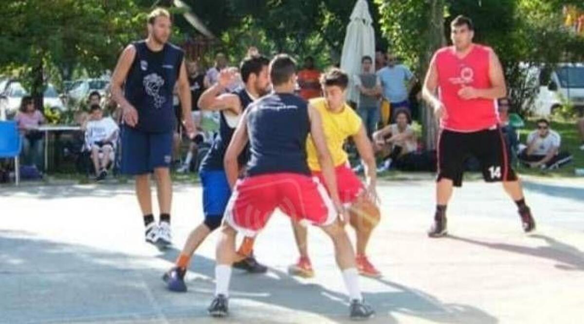 Basket, il torneo 3 contro 3 Starlight compie dieci anni. E' dedicato a Gianluca Della Bartola - 