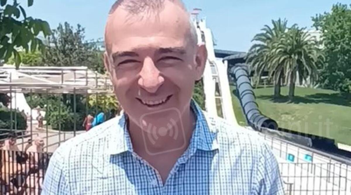 Andrea Giuliacci scivola all'Aquafan di Riccione - 