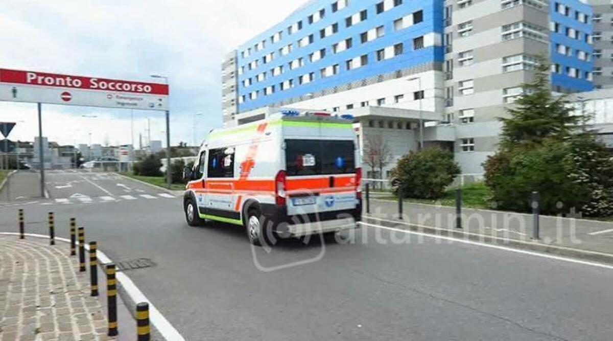 Medici in fuga dal pronto soccorso, tra ritmi insostenibili e retribuzione bassa -