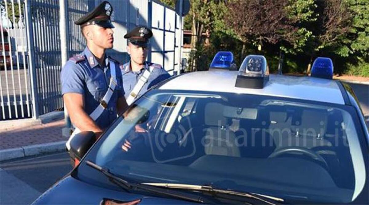 Furiosa lite in un bar di Rimini, donna aggredisce Carabinieri. Arrestata - 