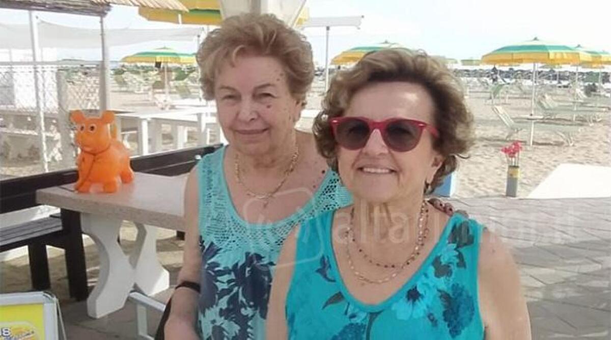 Elisabetta e Giovanna, in vacanza a Viserbella da 52 anni -