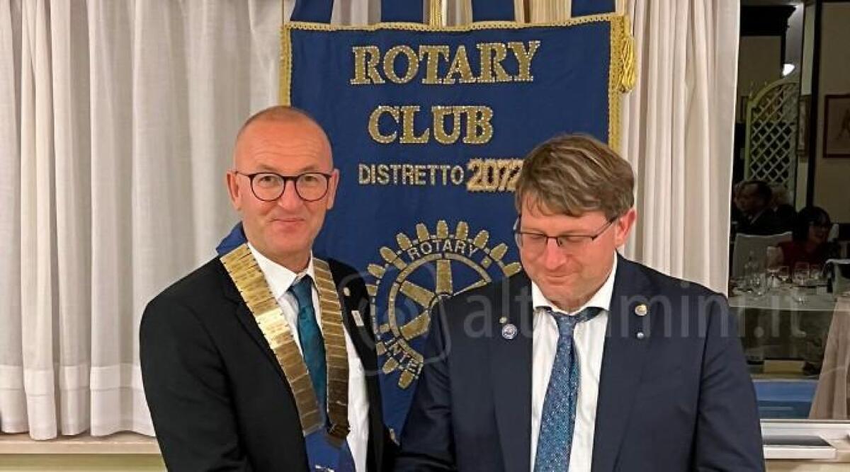 Passaggio delle consegne al Rotary Club Novafeltria-Alto Montefeltro: Emanuele Burioni nuovo presidente -