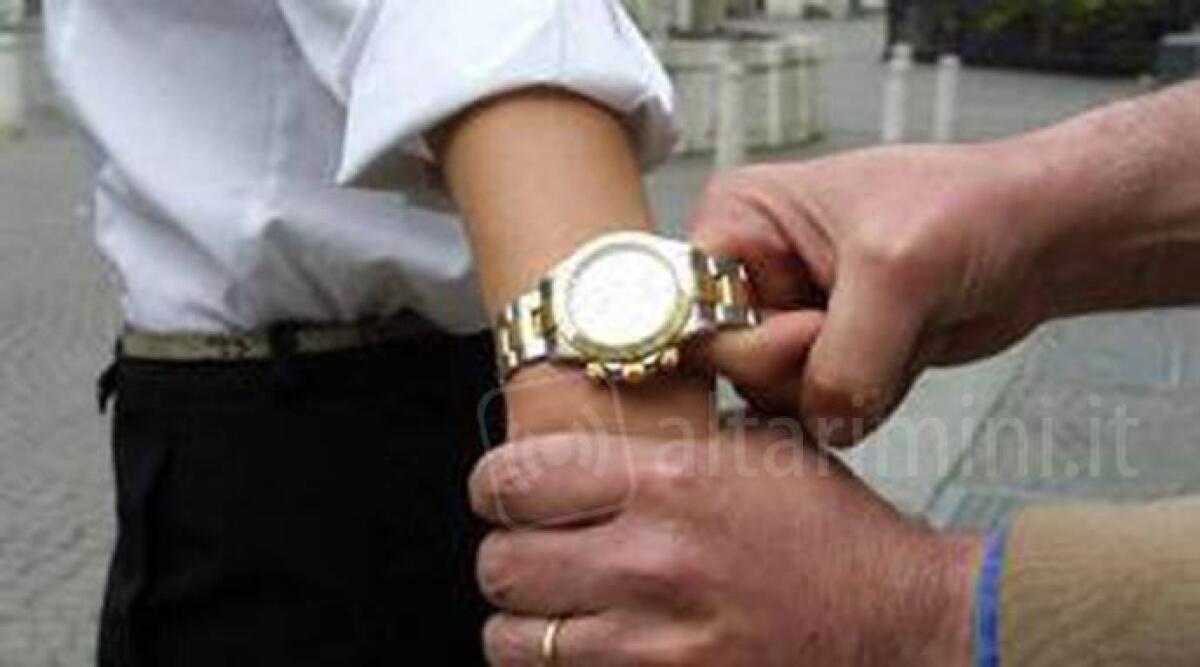 Rolex strappato dal polso, arrestato il terzo complice della banda in azione a Riccione -