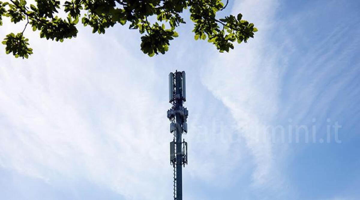 Santa Giustina, antenna telefonia in via Fusignano: cittadini in subbuglio - 