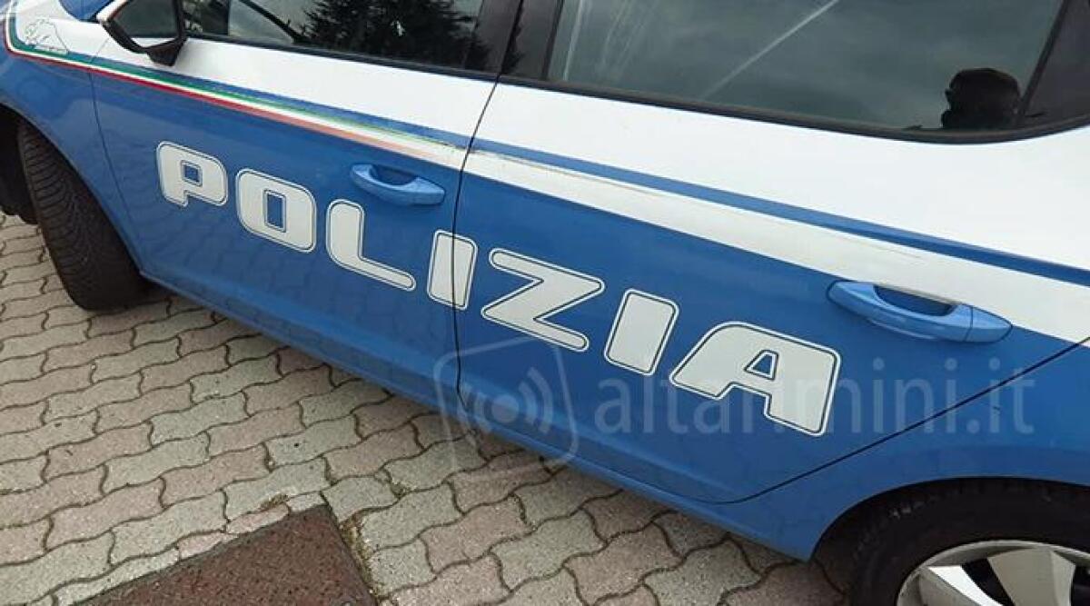 Passamontagna e armato di coltello rapina il bar tabaccheria di Santa Giustina - 