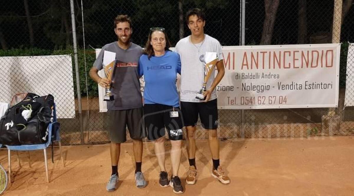 Tennis, Ivan La Cava è il re dell'Open di Igea Marina -