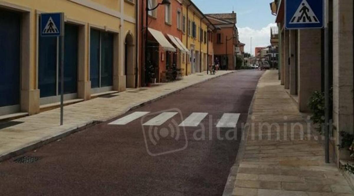 Cattolica, in via Cattaneo giunti troppo rumorosi: ditta "richiamata" a risolvere il problema -