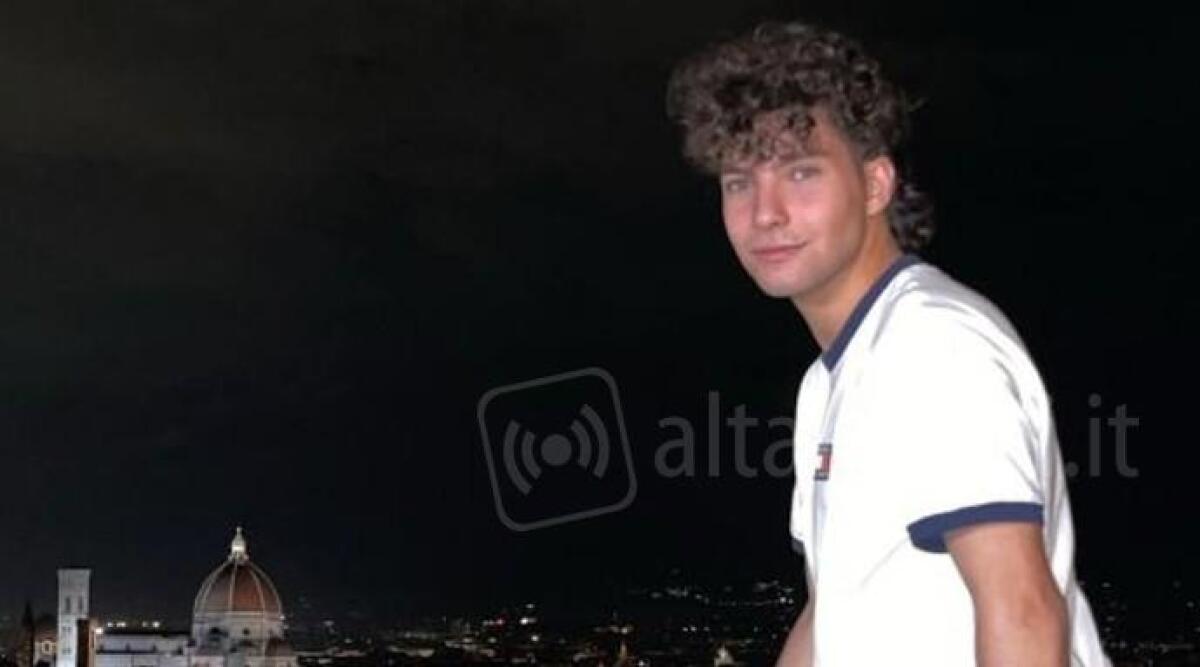 Rimini, tiktoker 21enne denuncia aggressione omofoba con insulti - 